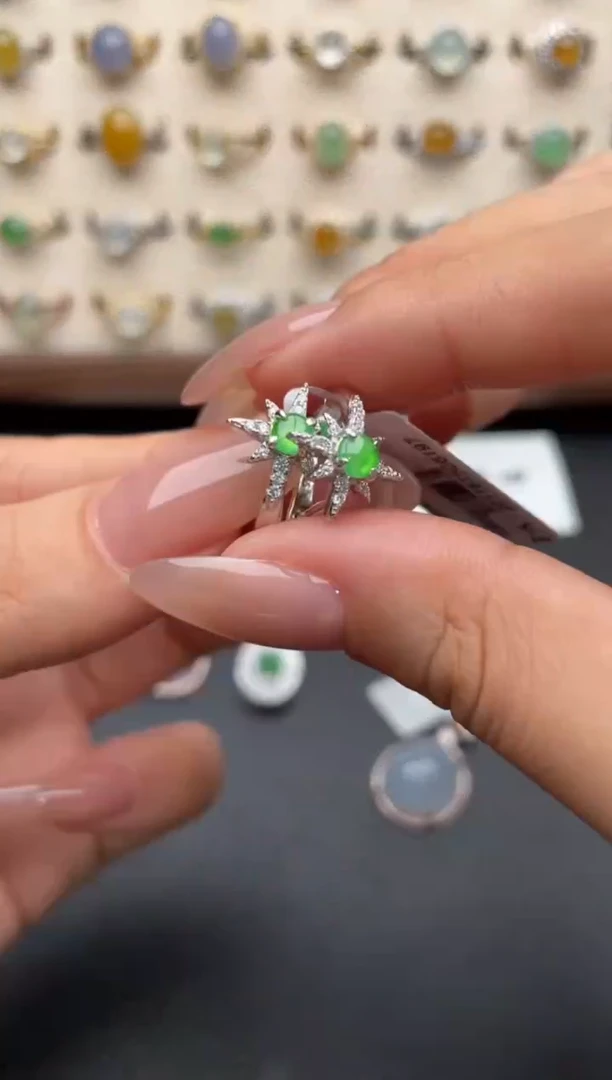 未镶嵌戒指翡翠一物一证一礼盒