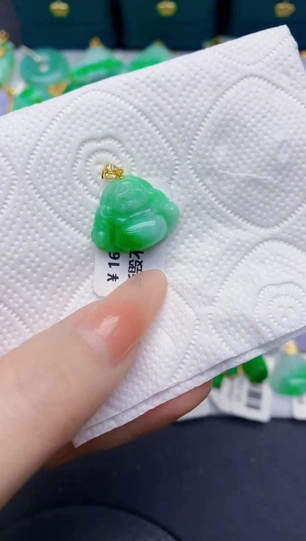 颈饰18K金镶嵌翡翠缅甸天然翡翠A货