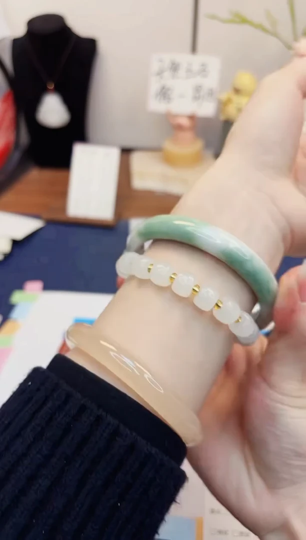 【闪购商品】石英质玉手镯未镶嵌401-翠玉-圈口64