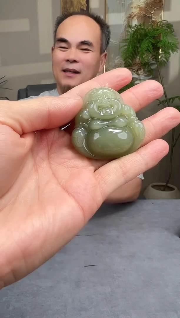 和田玉未镶嵌颈饰吊坠多样性发一