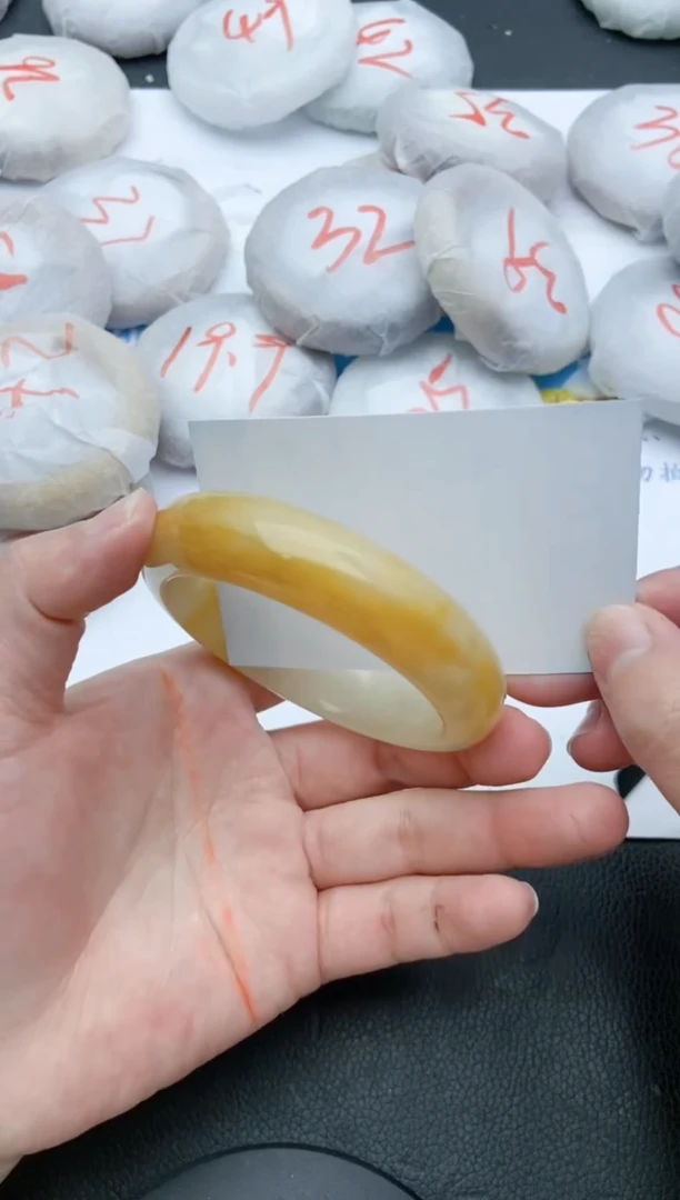 【闪购商品】石英质玉手镯未镶嵌164+57/58