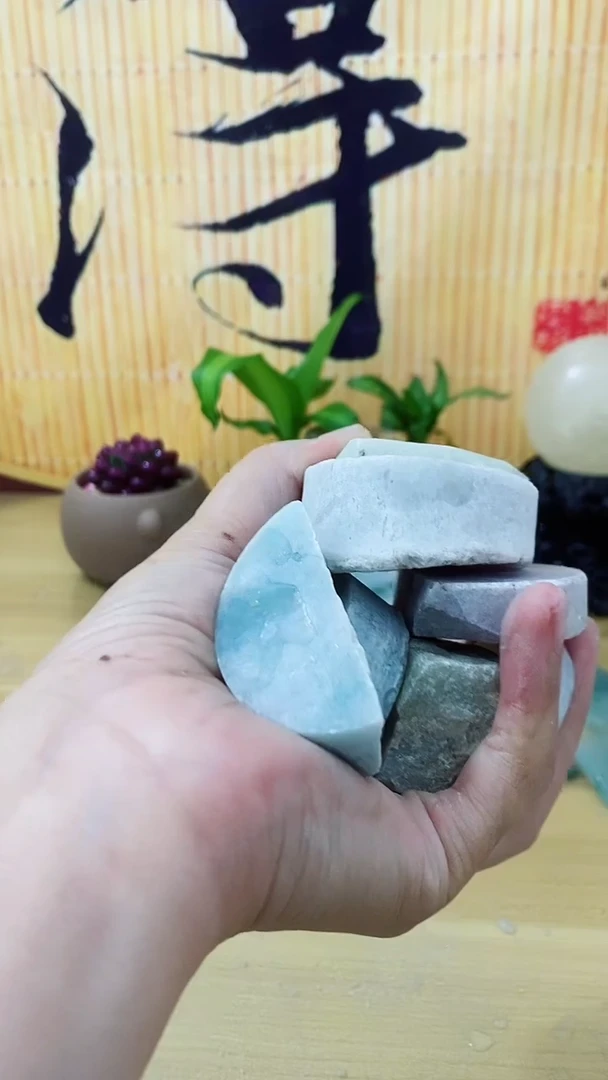 翡翠未镶嵌颈饰翡翠053