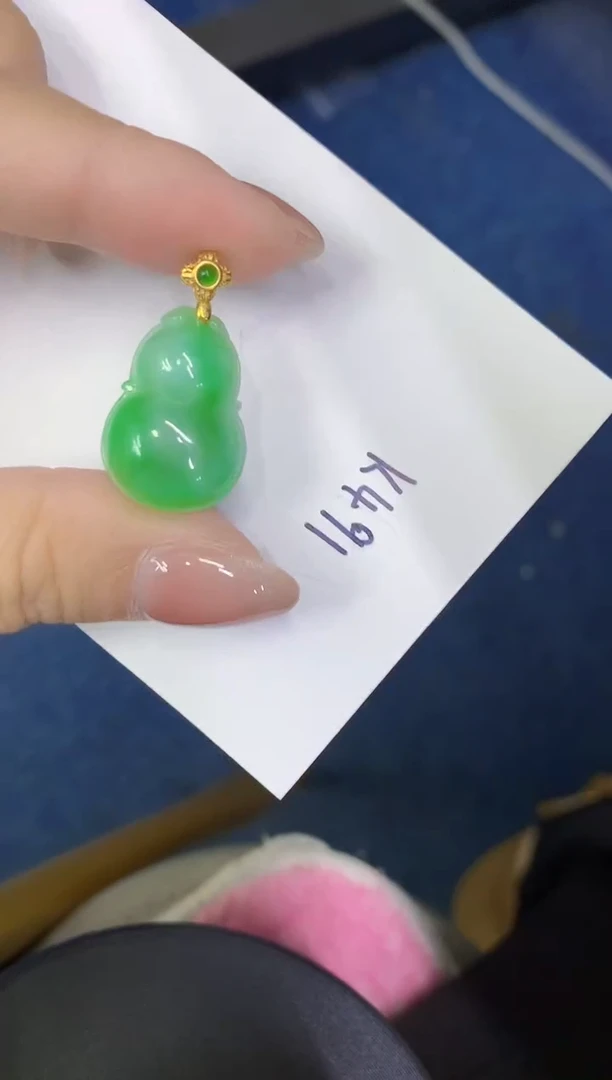 颈饰未镶嵌翡翠缅甸天然翡翠A货