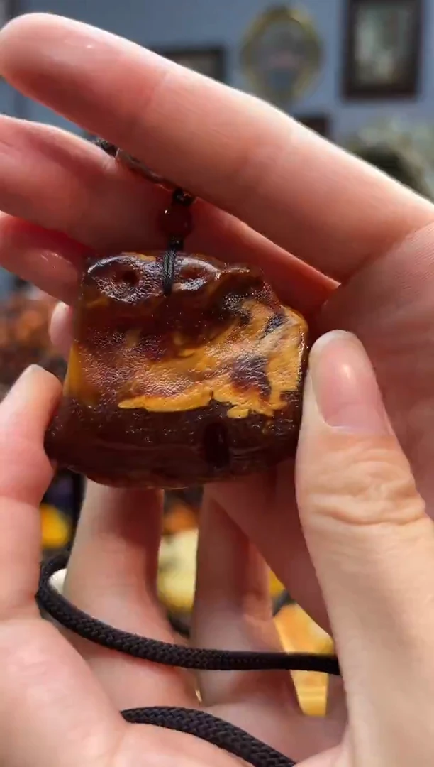 琥珀颈饰未镶嵌吊坠