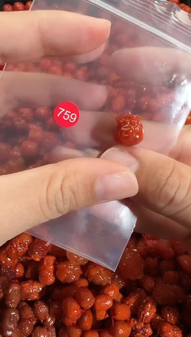 颈饰未镶嵌南红玛瑙1