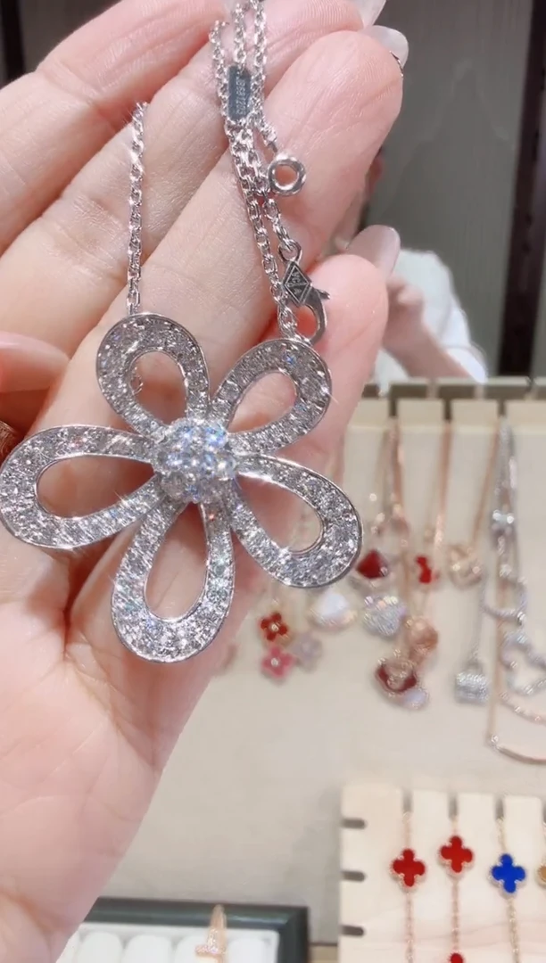 18K金镶嵌套链实验室培育钻石套链