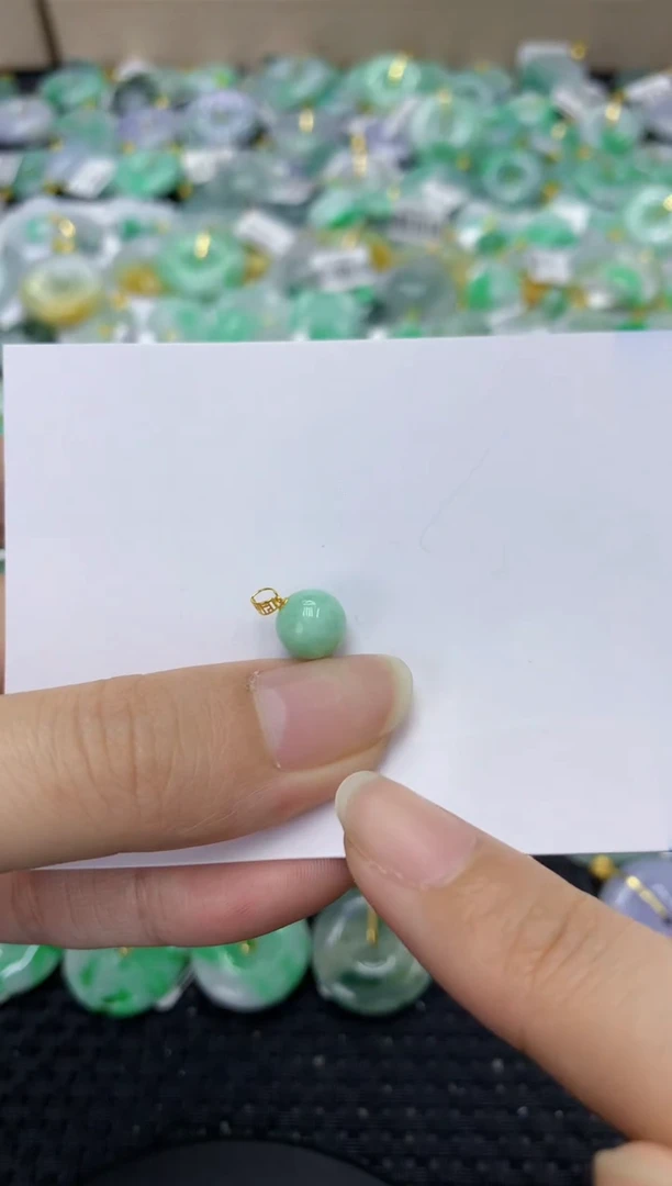 翡翠18K金镶嵌颈饰天然缅甸翡翠A货