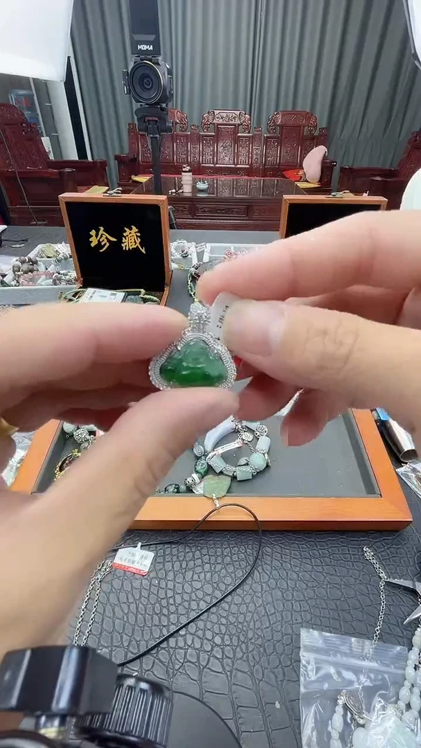颈饰未镶嵌翡翠翡翠佛公吊坠