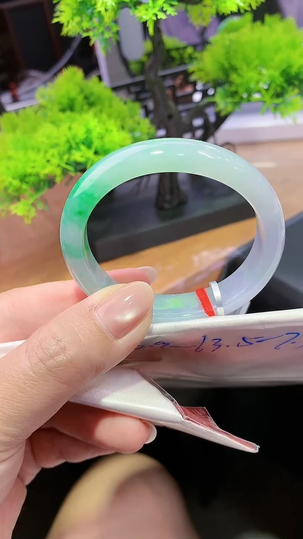 未镶嵌手镯（贵妃镯）翡翠-k50   天然缅甸A货翡翠52贵妃