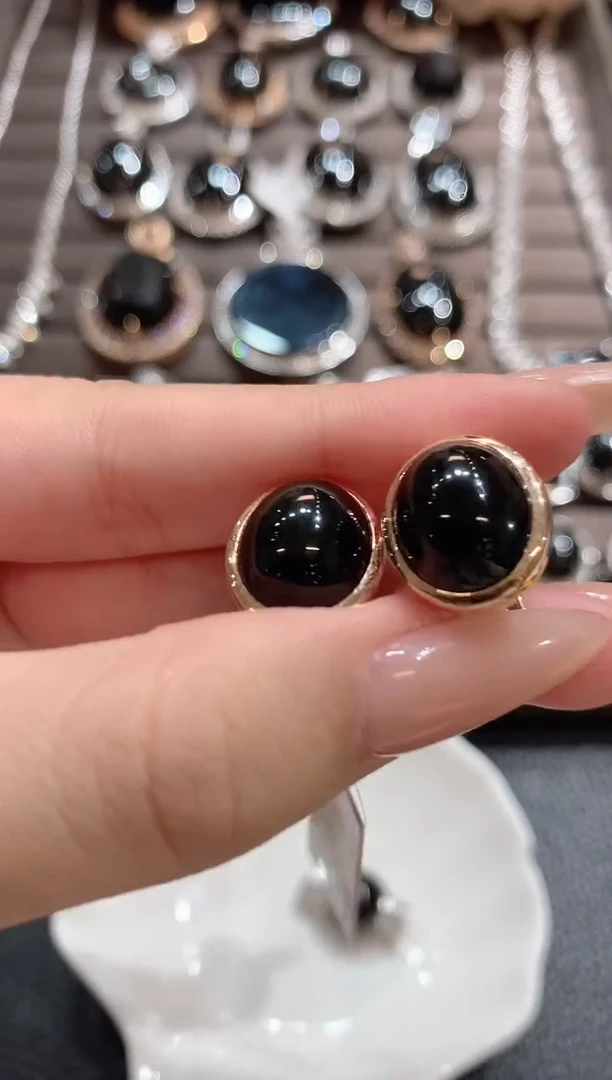 18K金镶嵌翡翠耳饰D90