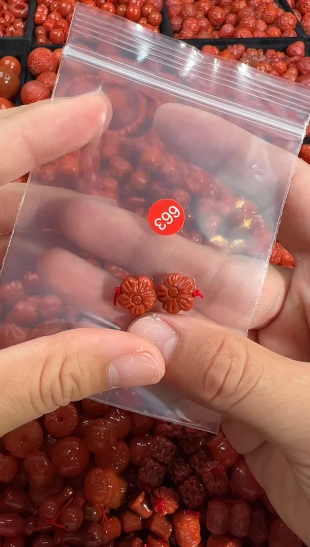 南红玛瑙未镶嵌颈饰1