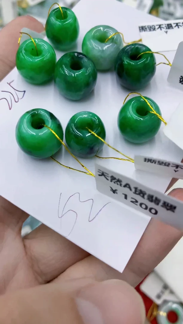 翡翠未镶嵌颈饰111111111111多样性发其一