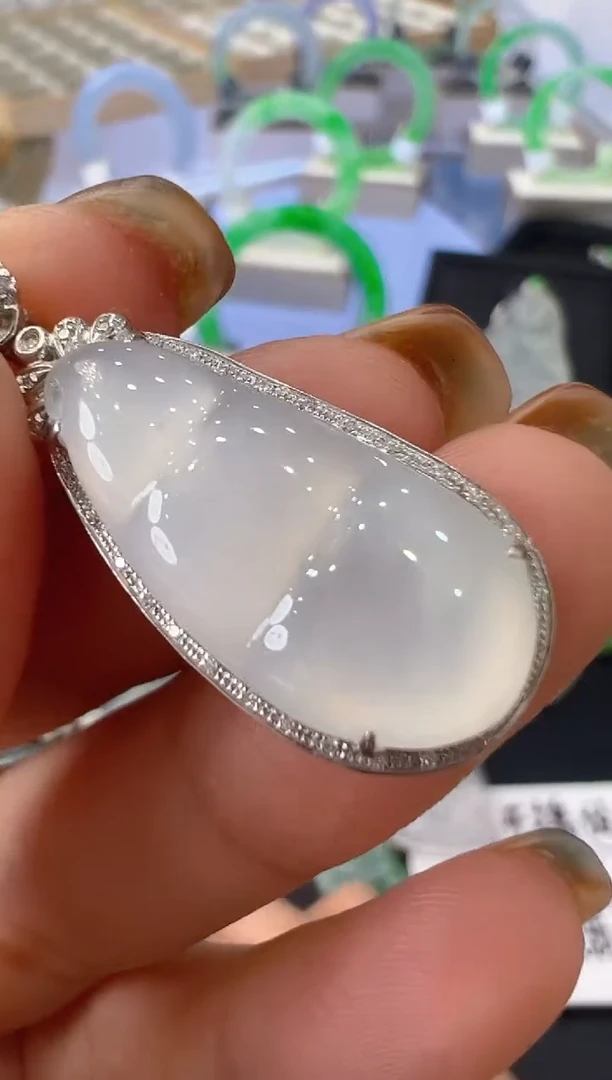 吊坠(不含链)18K金镶嵌翡翠天然A货翡翠多样性发其一LX08