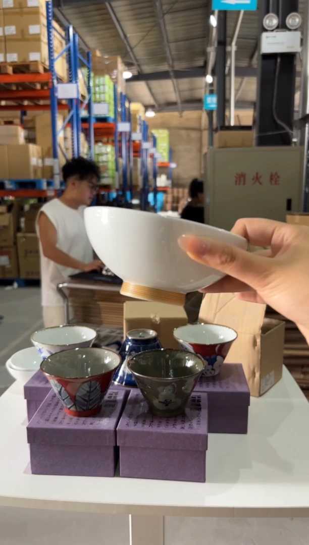 玻璃纸白山錆千筋　４．２寸飯碗