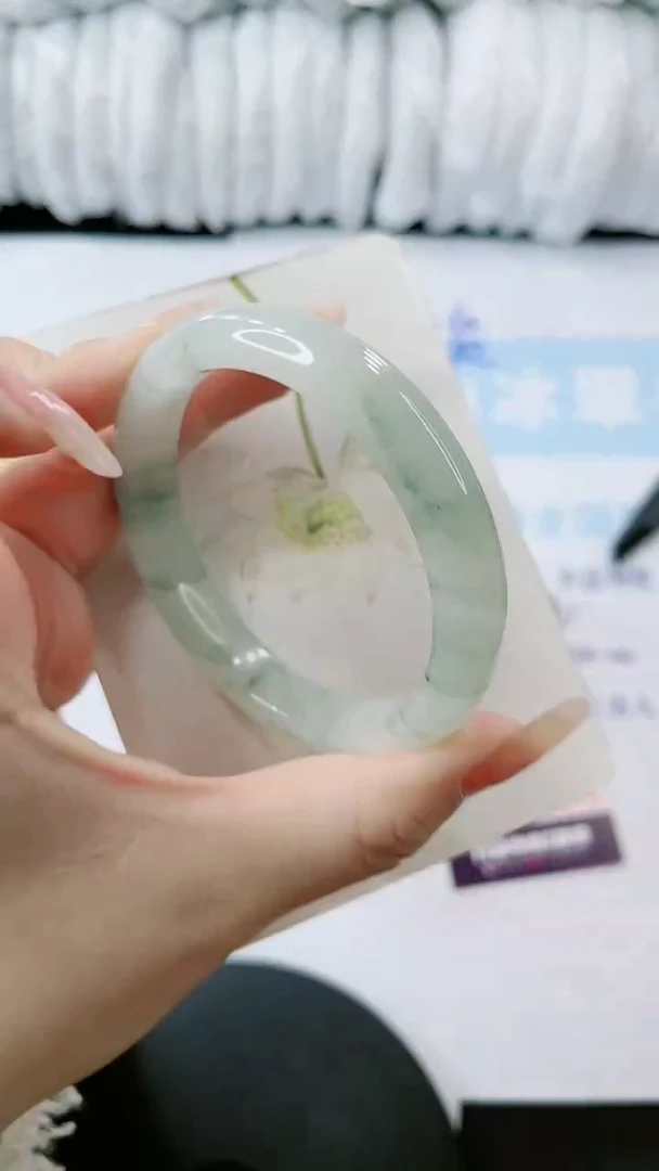 【闪购商品】石英质玉手镯未镶嵌多样性发货D300