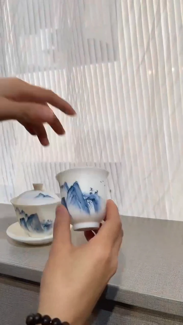 景德镇高温瓷山水反口杯