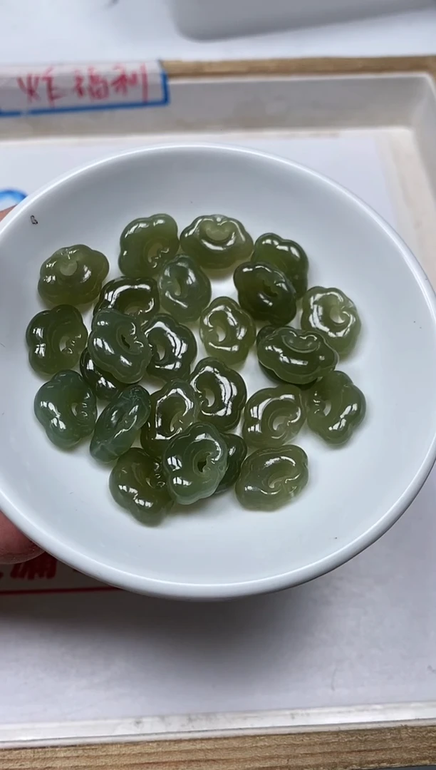 【闪购商品】和田玉散珠未镶嵌T139 和田冰晴 小如意1个18元