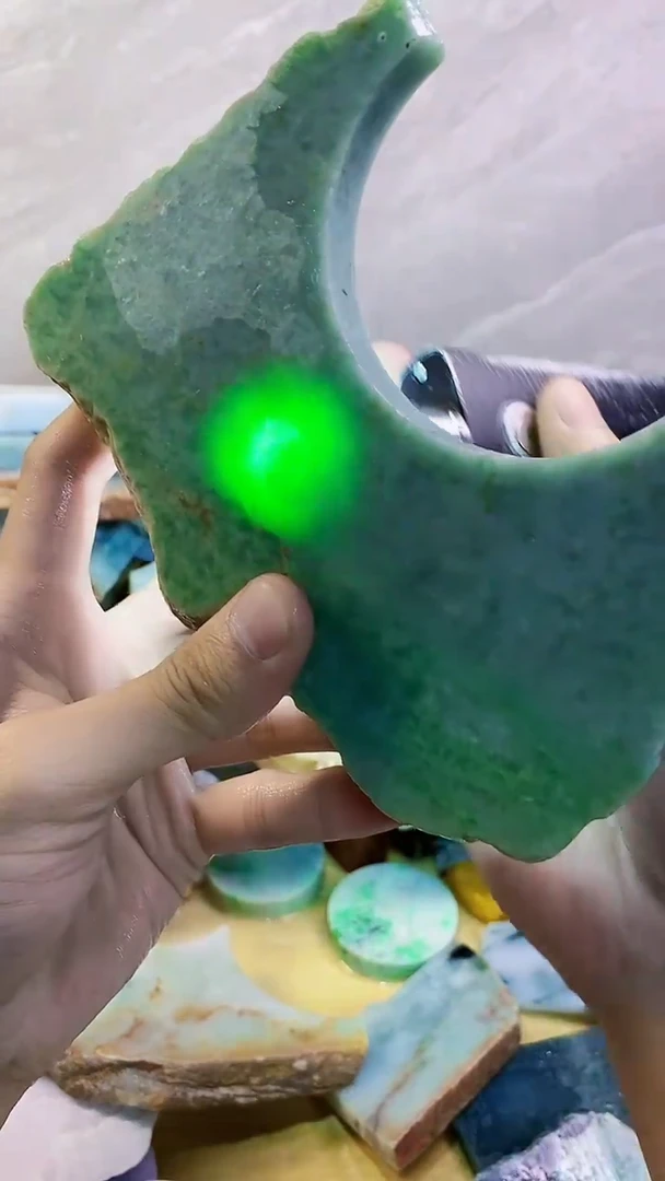 裸石翡翠纯天然缅甸翡翠175