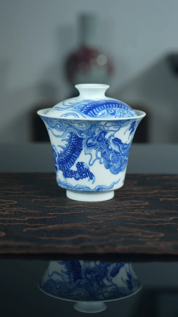 瓷片《龙纹图》两才盖碗