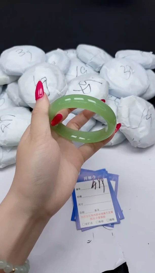 未镶嵌手镯石英质玉A99/56