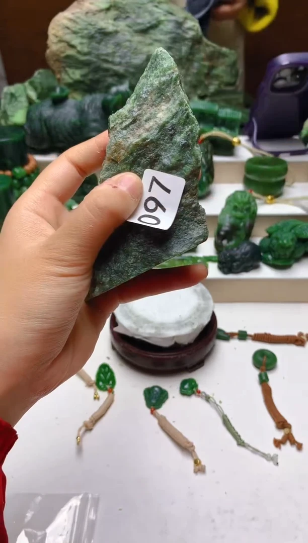 未镶嵌和田玉（碧玉）珠宝半成品1
