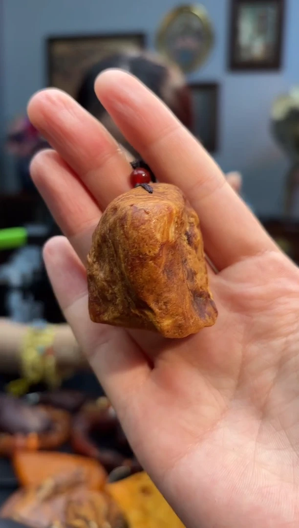 琥珀颈饰未镶嵌吊坠