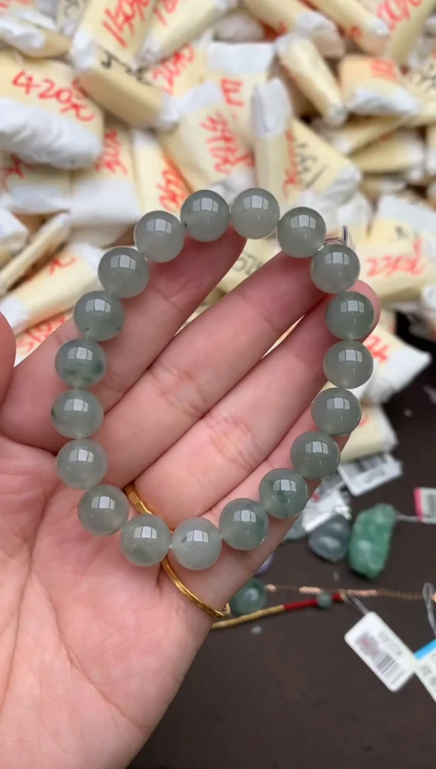 翡翠挂件未镶嵌 —