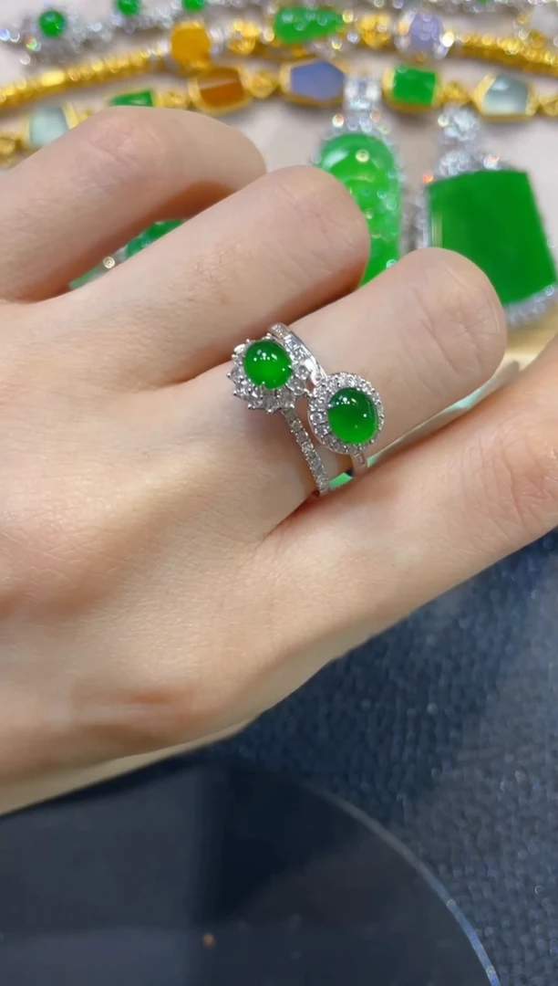 颈饰18K金镶嵌翡翠团购17