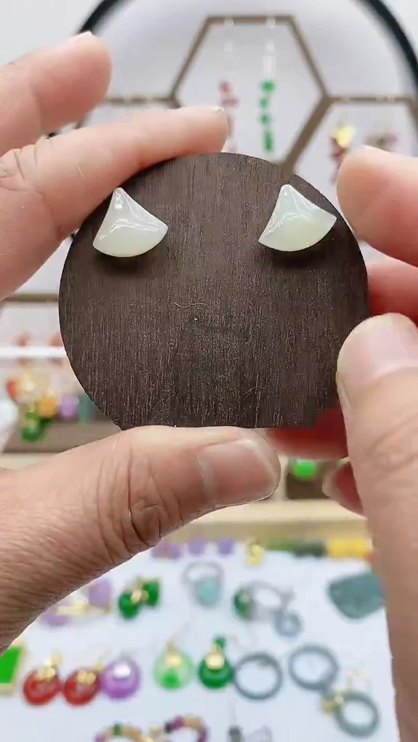 未镶嵌和田玉耳饰510