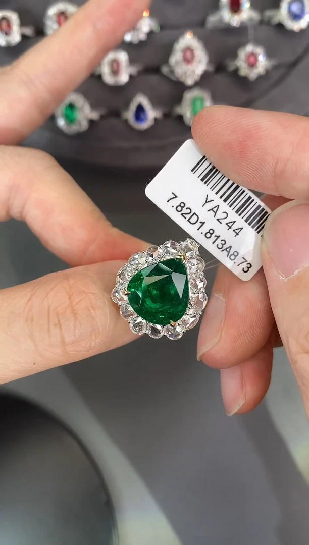 戒指18K金镶嵌祖母绿【闪购】7.82ct/赞比亚沃顿/微油/七天鉴赏