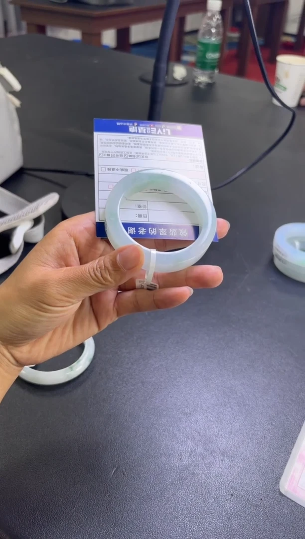 未镶嵌手镯定制翡翠嘉**爸定制手镯不退不换