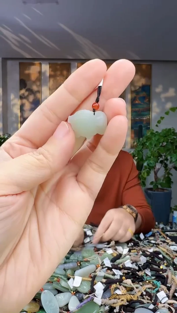 未镶嵌和田玉挂件拍一发一