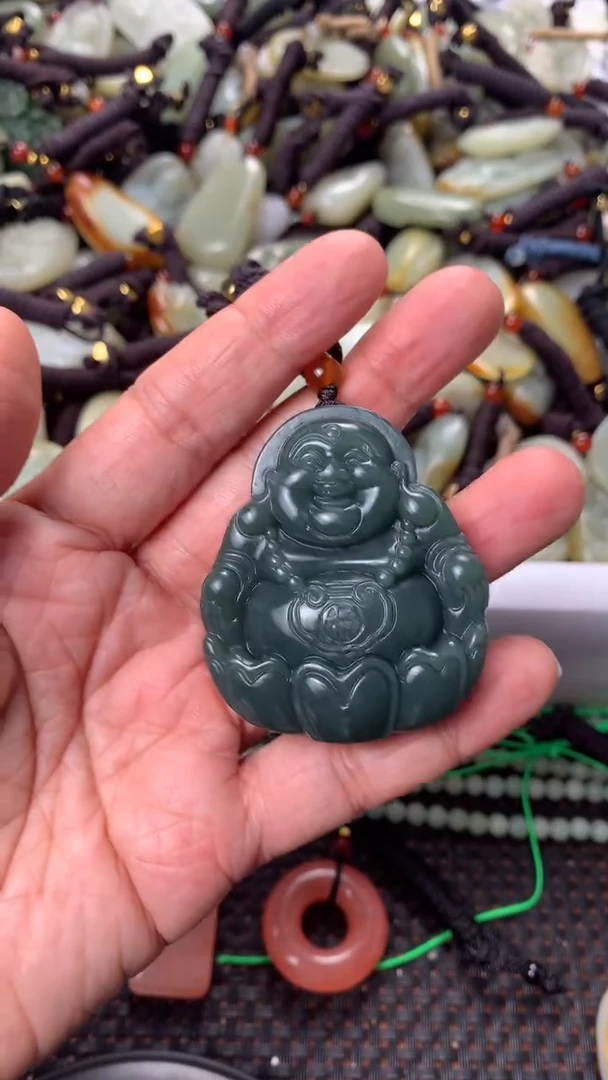 【闪购商品】和田玉颈饰未镶嵌多样性发货没有证书，拍一发一.有瑕