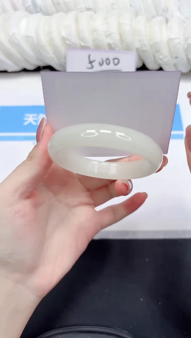 未镶嵌手镯石英质玉27-60-仪式感