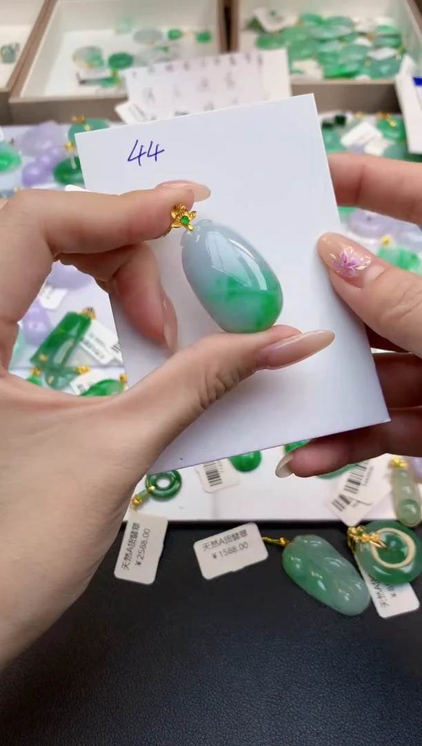 颈饰18K金镶嵌翡翠天然缅甸A货翡翠