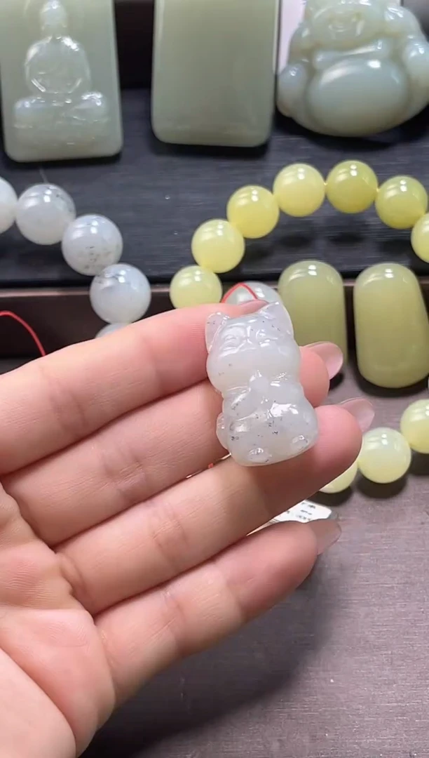吊坠(不含链)未镶嵌和田玉新疆黑山 招财猫 有内裂