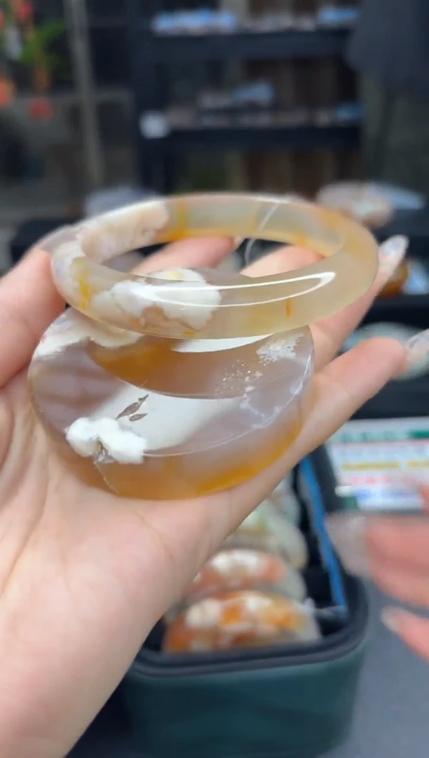 石英质玉手镯未镶嵌298(66圈赠送镯心)