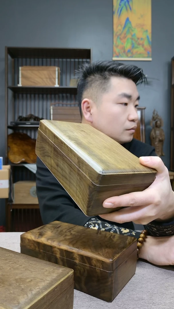 金丝楠許*衍金丝楠木文房手捧盒