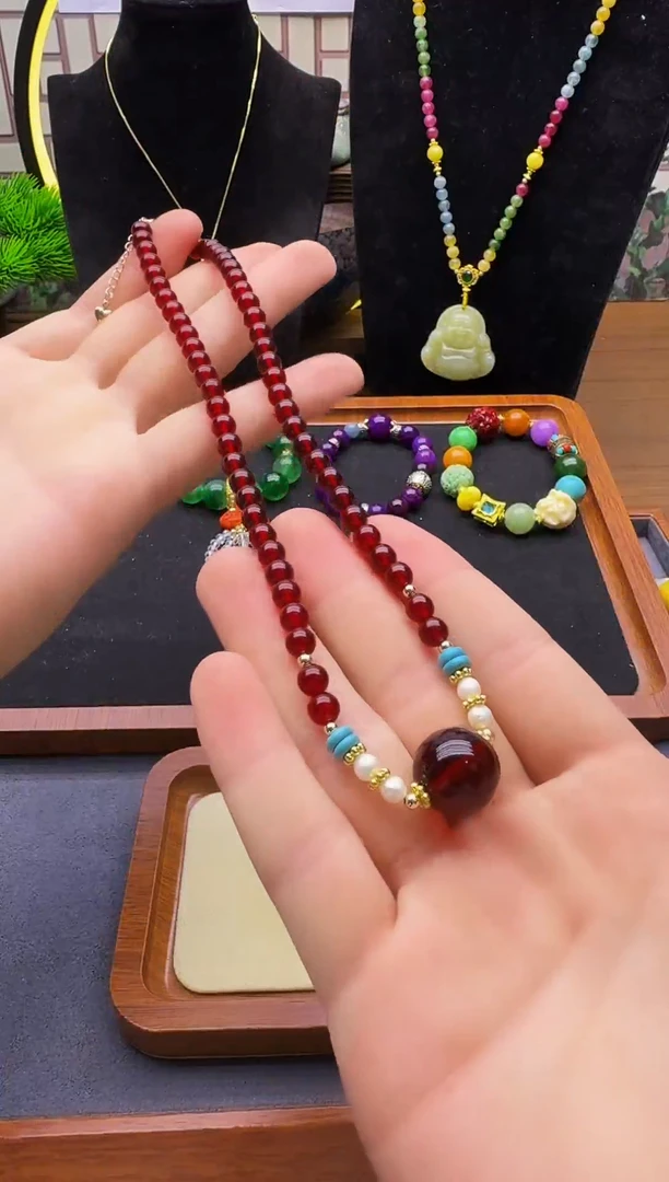 14K金镶嵌颈饰血珀X179