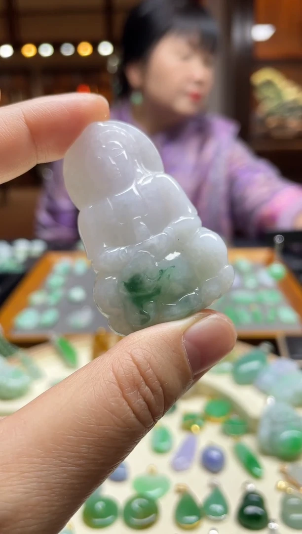 【闪购商品】翡翠颈饰未镶嵌观音