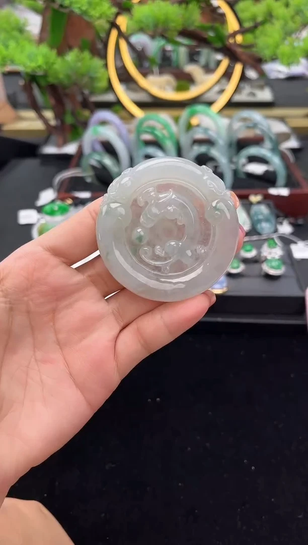 颈饰未镶嵌翡翠吊坠