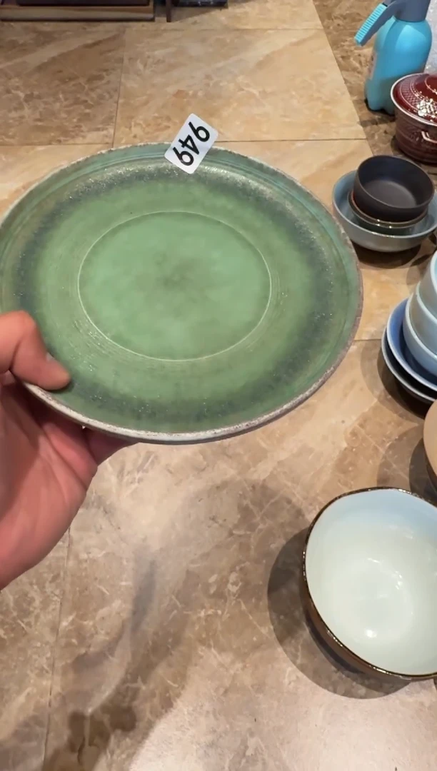 瓷片949  微瑕绿色盘1个