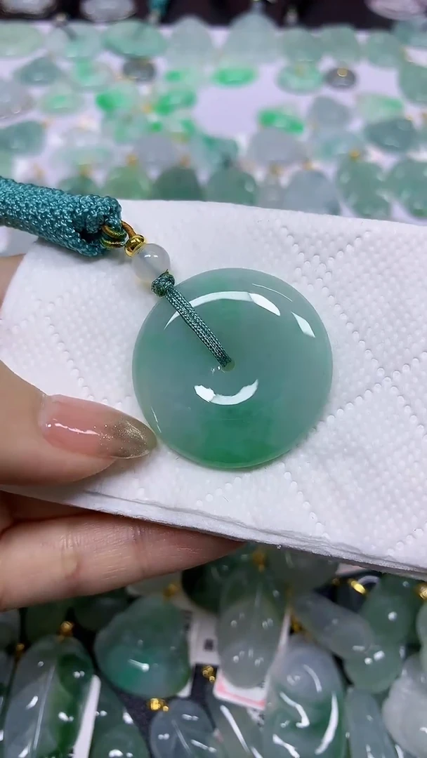 颈饰未镶嵌翡翠天然翡翠A货