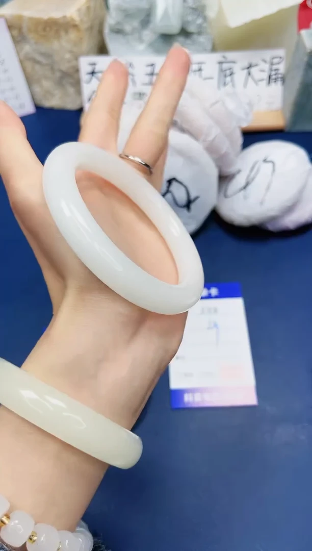 【闪购商品】石英质玉手镯未镶嵌239-天山翠61