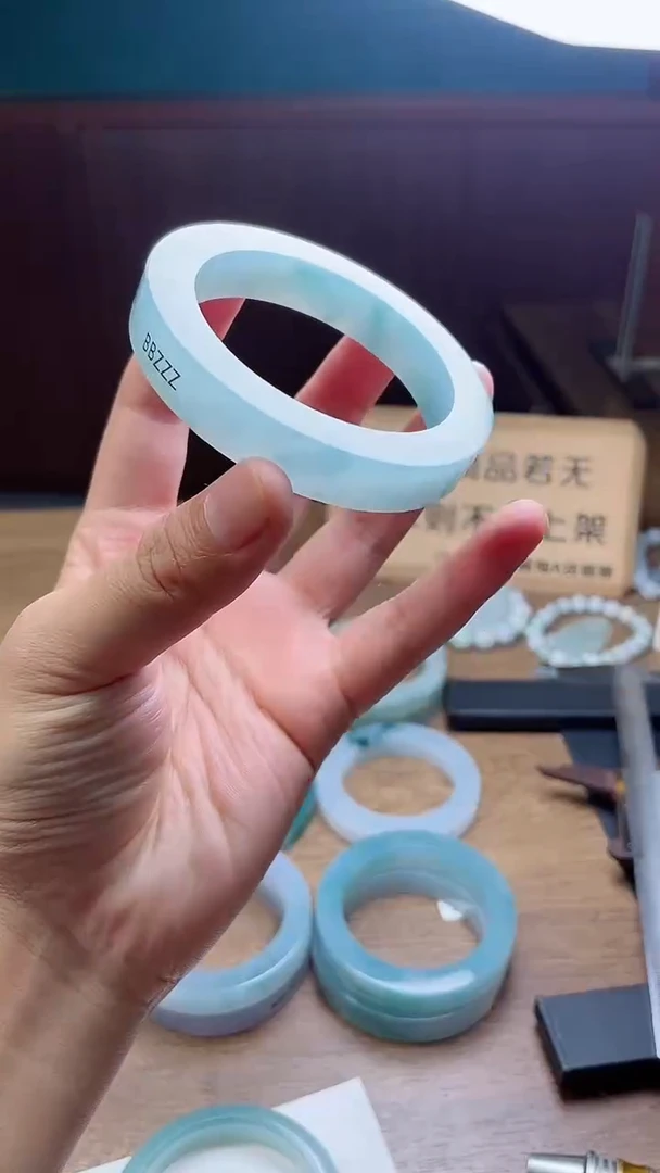定制翡翠手镯未镶嵌定制