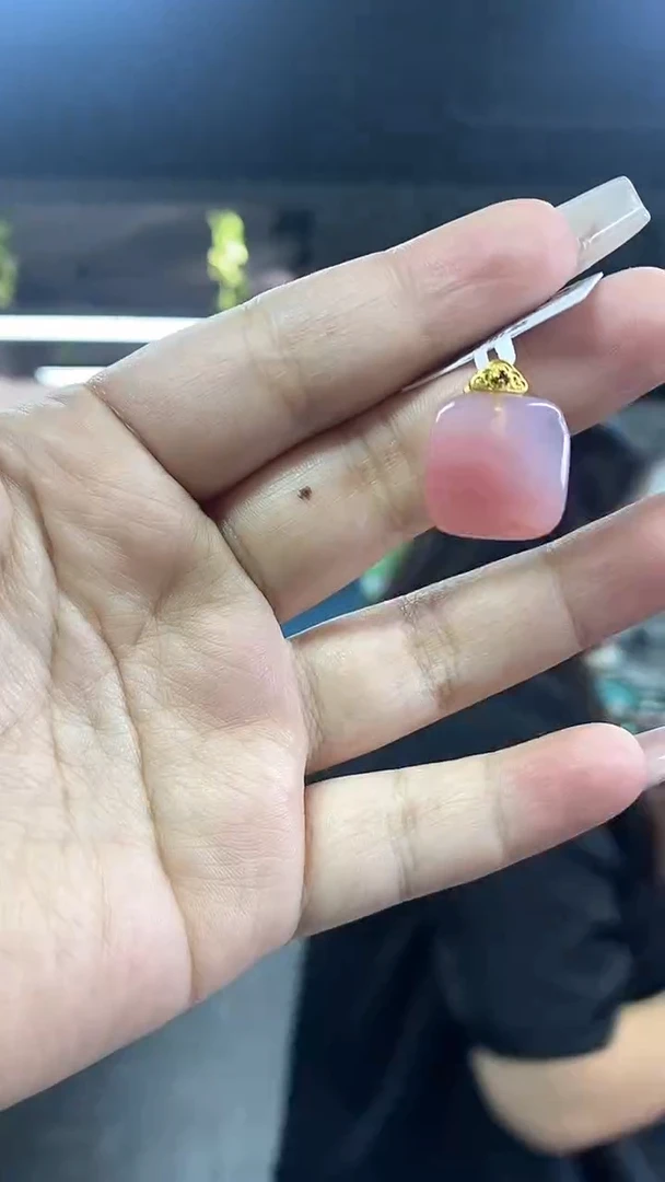 玛瑙/玉髓吊坠未镶嵌多样性发其一颜色微差