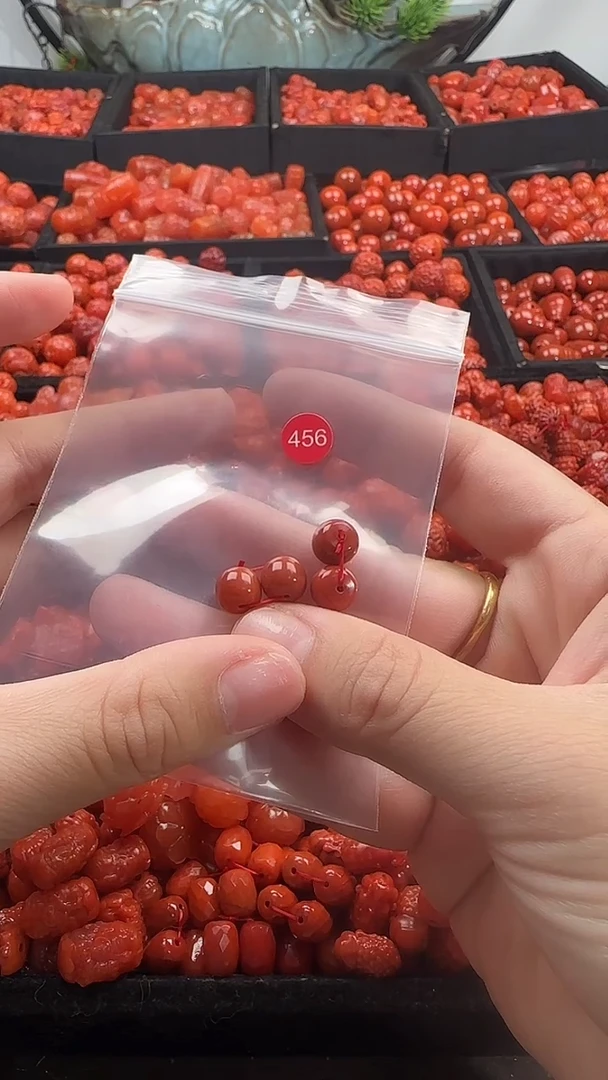 颈饰未镶嵌南红玛瑙1