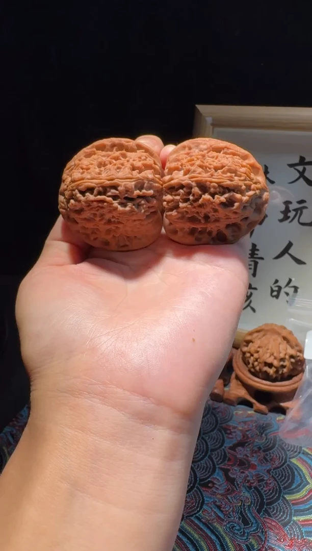 把件文玩核桃43拉丝红皮南疆石