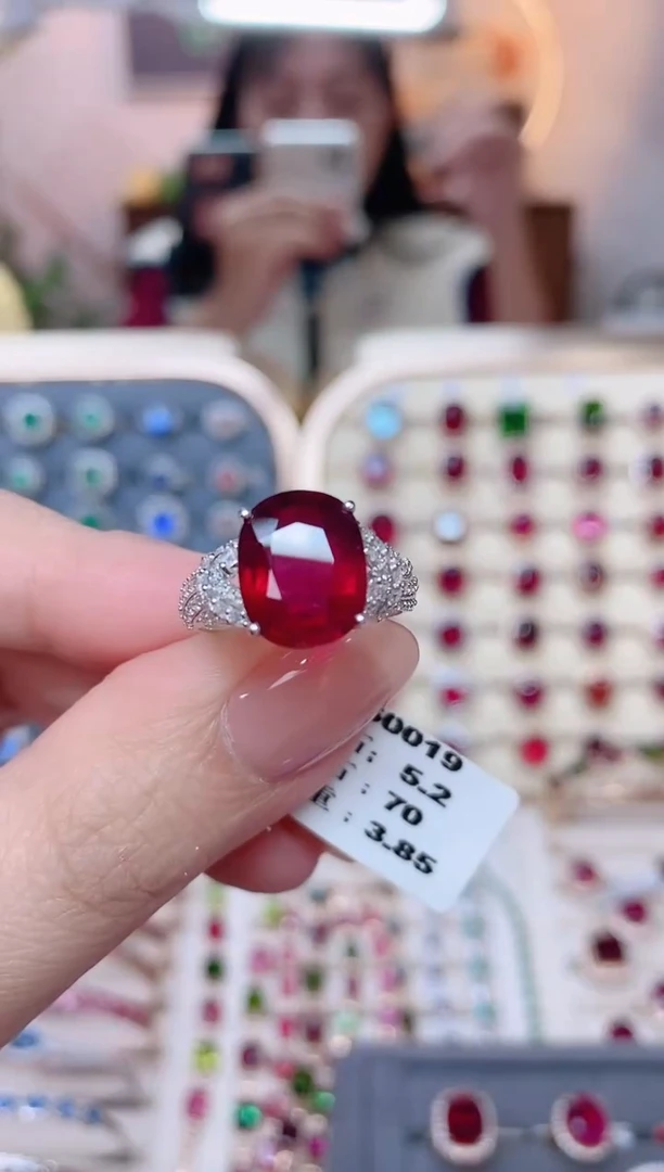 18K金镶嵌碧玺戒指碧玺5.2CT