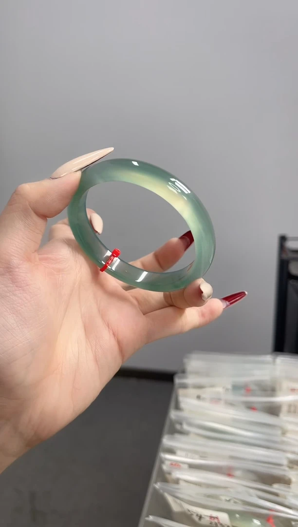 手镯玛瑙/玉髓未镶嵌59圈